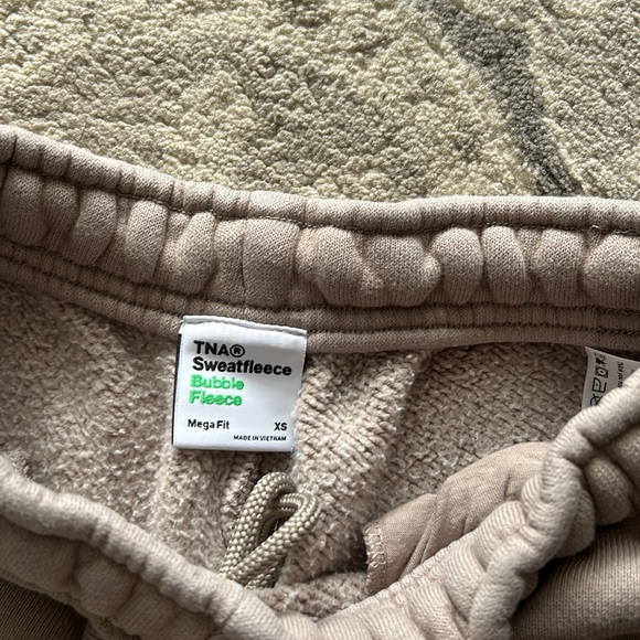 TNA Sweat Set - Picture 4 of 5